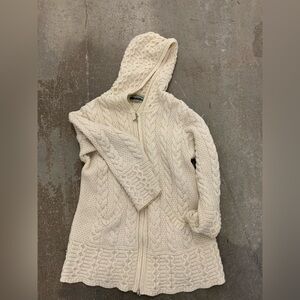 Vintage aran crafts cable knit  chunky fishermen cream sweater merino wool